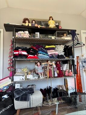 ENTIRE CLOSET S A L E !!!
Clothing, jewelry & house hold items.